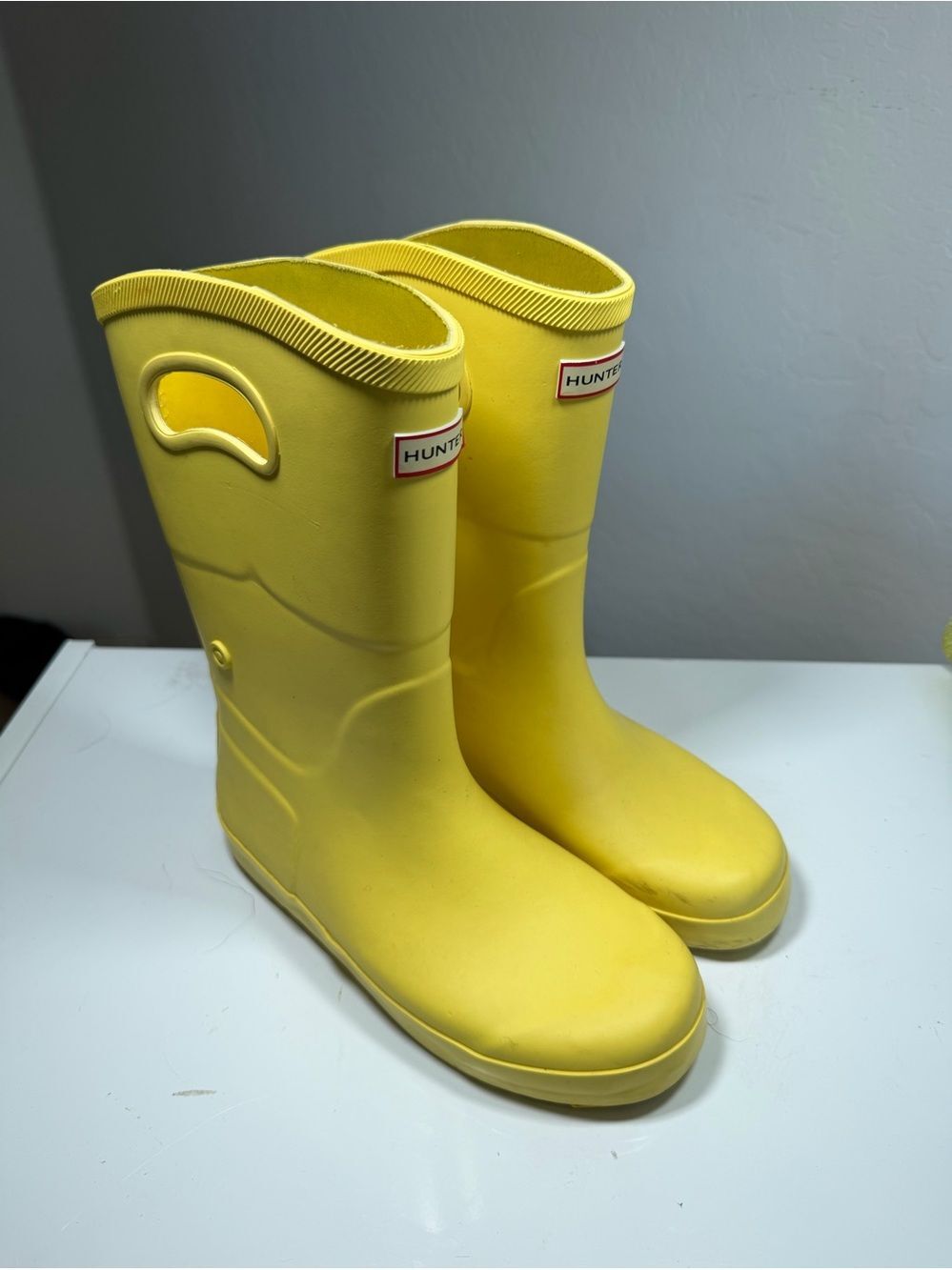 Hunter x Target Kids Yellow Rubber Rain Boots Easy Pull On Handles Size 4
